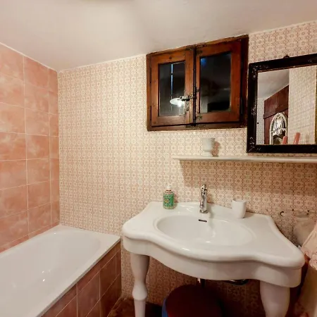 Daire Solo Adulti - Casa Canonica Con Vista Mozzafiato