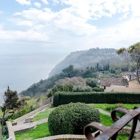 Solo Adulti - Casa Canonica Con Vista Mozzafiato * Fiorenzuola di Focara