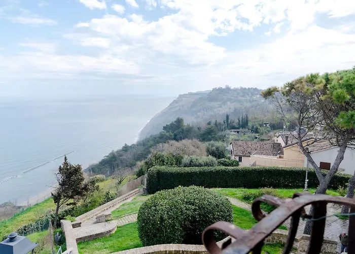 Solo Adulti - Casa Canonica Con Vista Mozzafiato * Fiorenzuola di Focara